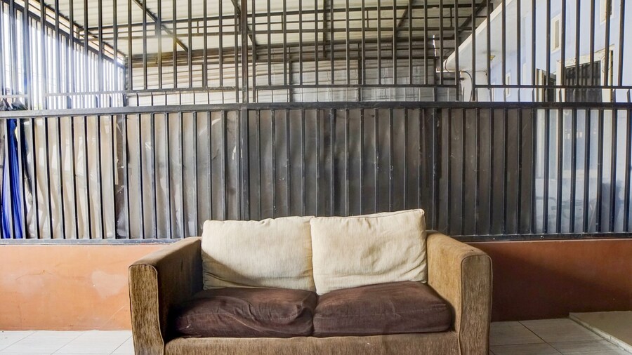 Hotel O Penginapan Syariah Faster Inn