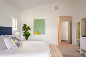 5 bedrooms, desk, iron/ironing board, travel cot