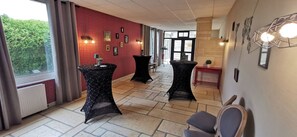 Reception - Hôtel Le Prieuré (Rancourt)