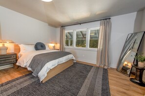 4 bedrooms, iron/ironing board, travel cot, free WiFi