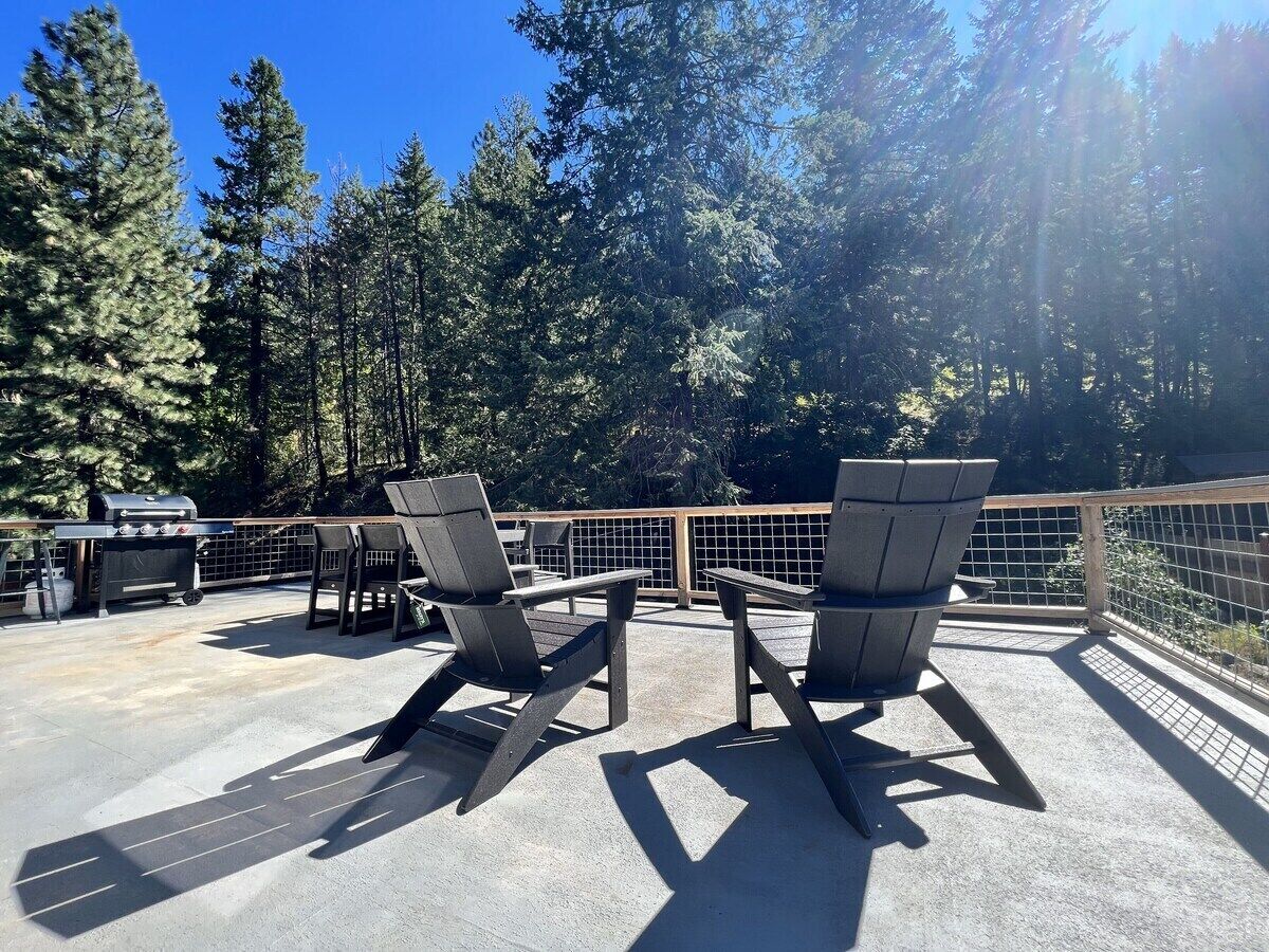 Modern mountain retreat, luxurious & cozy, ~18 mins to Leavenworth, Dogs OK