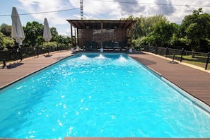 Piscine extérieure, piscine chauffée