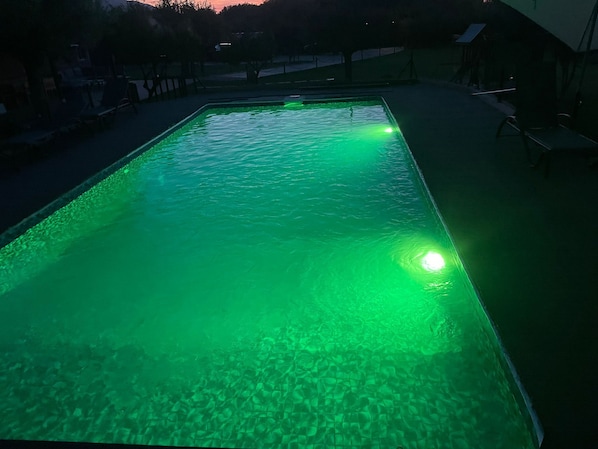 Piscina externa, piscina aquecida
