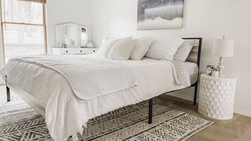 4 bedrooms, desk, iron/ironing board, travel crib