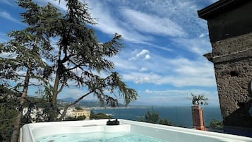 Suite Deluxe, bagno in camera, vista mare (Blu) | Terrazza/patio