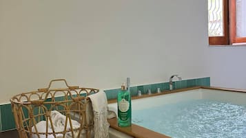 Tek Büyük Yataklı Oda, Banyolu/Duşlu, Dağ Manzaralı (Verde) | Özel spa küveti