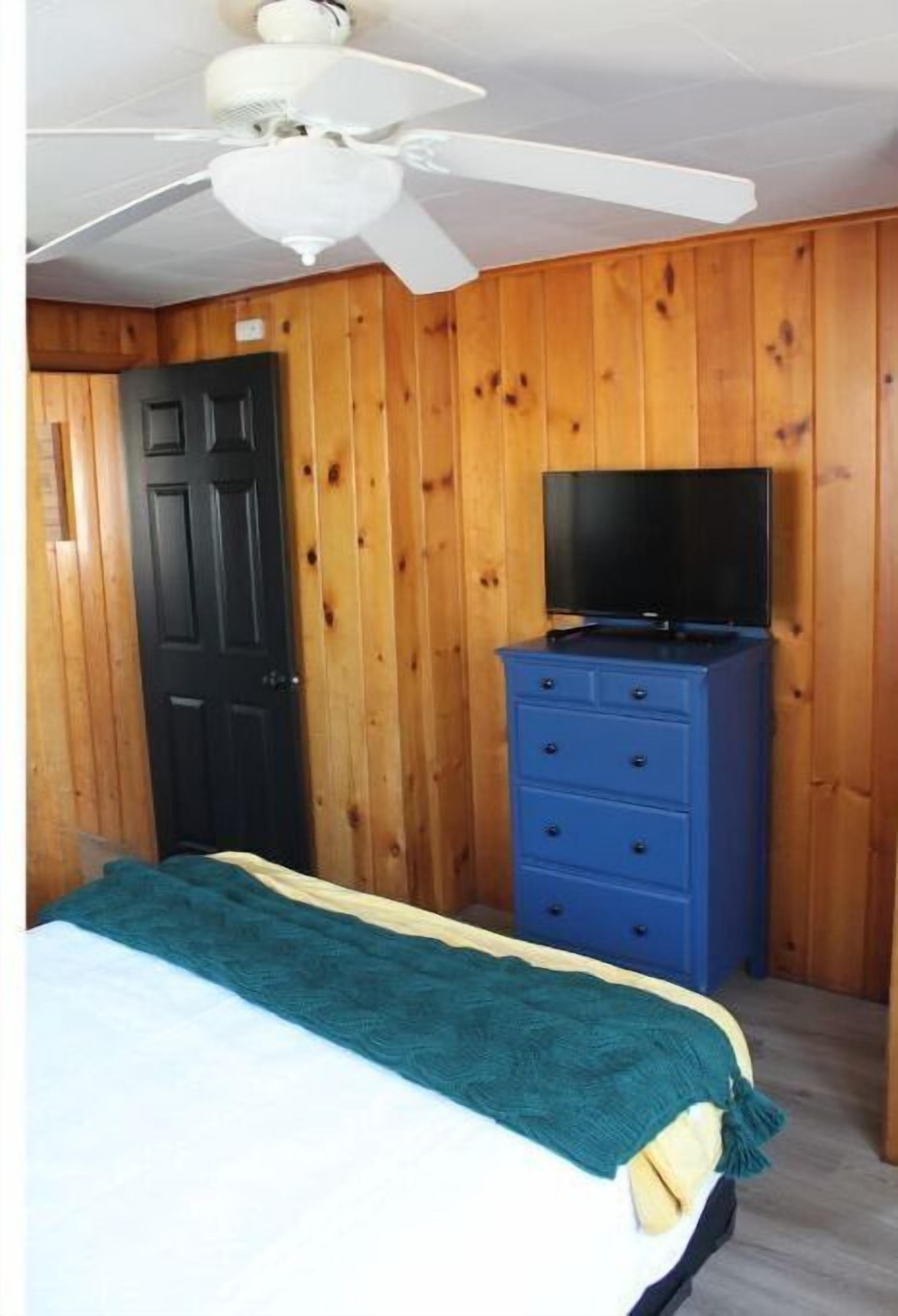 2 bedrooms, in-room safe, iron/ironing board, WiFi