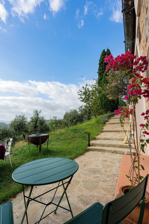 Outdoor dining - Ecological house, a corner in a nature reserve, in contact with nature (Pistoia)