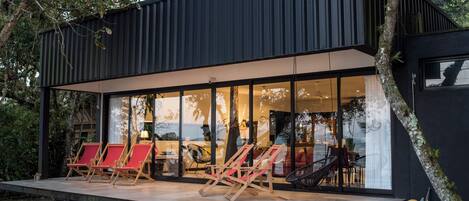 Mặt tiền nơi lưu trú