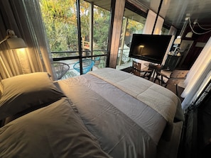 Phòng Suite tiện nghi đơn giản, ban công, quang cảnh sân vườn | 5 phòng ngủ, truy cập Internet không dây miễn phí