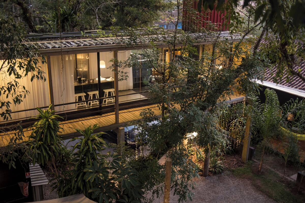 Comfort Suite, Balcony, Courtyard View | Living area