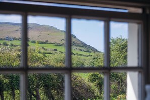 Luxury Cottage | Mountain view - Dollars Cottage - 4 Bed - Llangennith (Swansea)