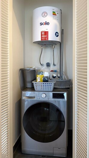 Apartment (904) | Laundry