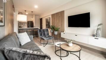 Apartamento (902) | Área de estar | Smart TV 40 polegadas com canais a cabo