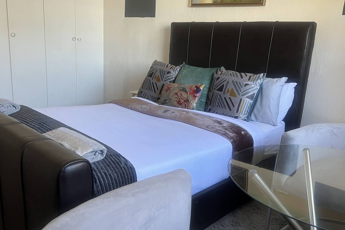 Literie de qualité supérieure, couette en duvet d'oie, bureau