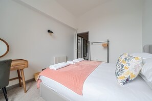 1 bedroom, iron/ironing board, travel cot, free WiFi