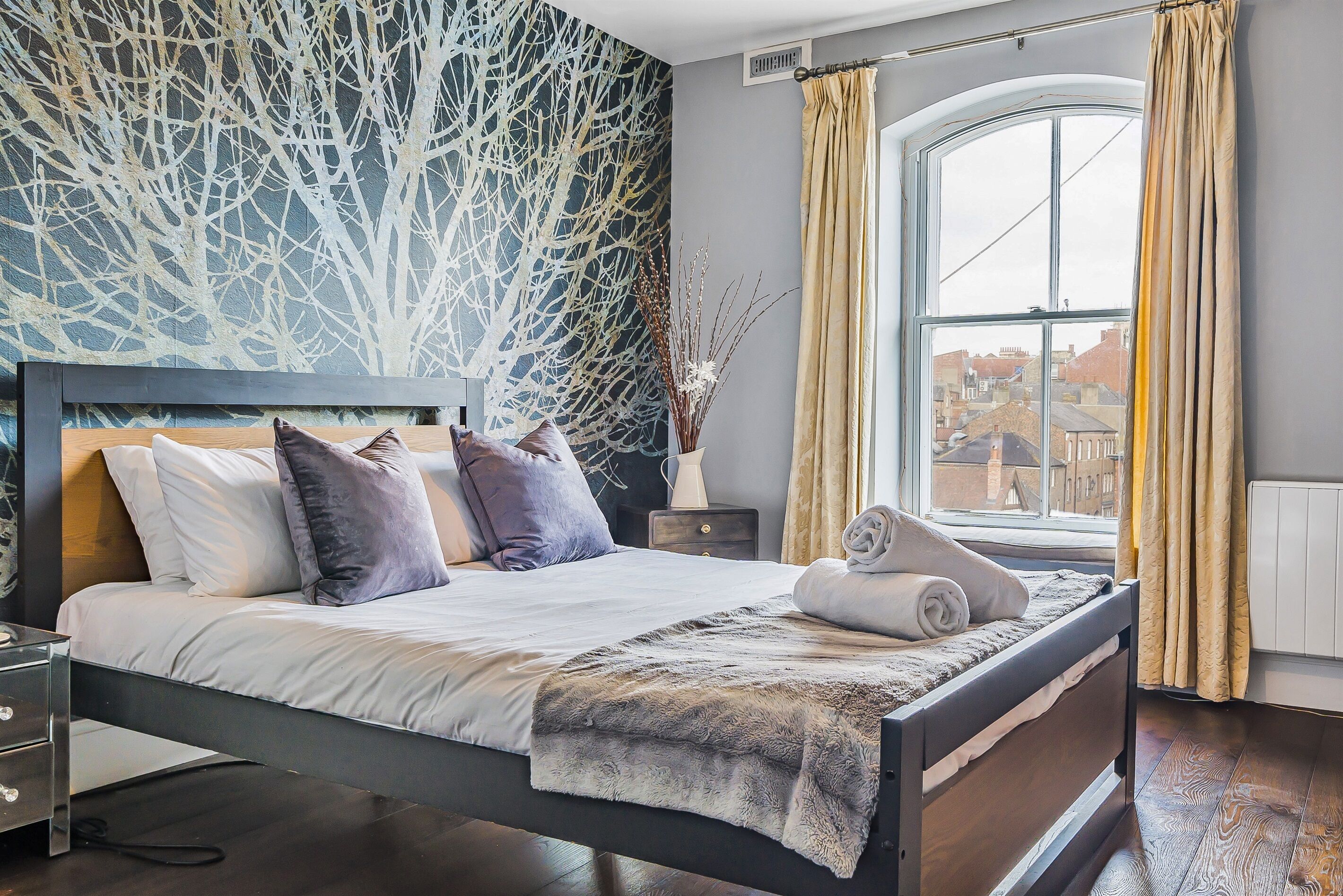 2 bedrooms, iron/ironing board, travel cot, WiFi