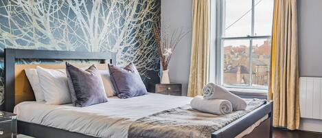 2 bedrooms, iron/ironing board, travel cot, WiFi