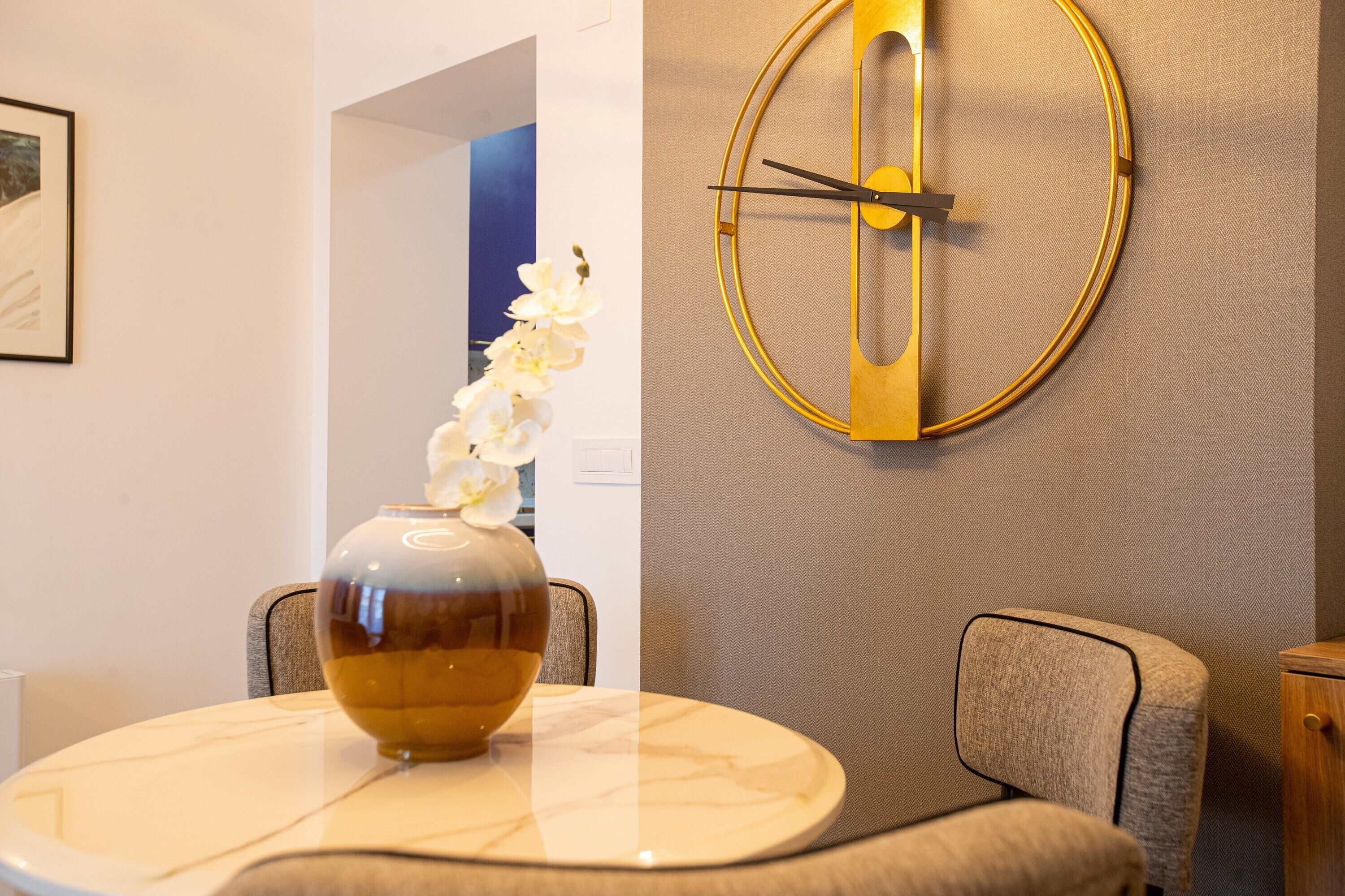 Apartamento superluxo | Área de estar | Smart TV 55 polegadas com canais a cabo