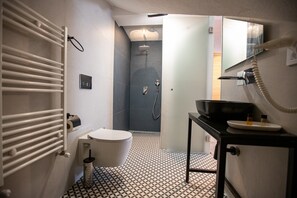 Standard Room | Bathroom