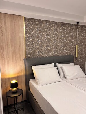 Luxury Apartment | 1 bedroom, hypo-allergenic bedding, pillowtop beds, in-room safe - Villa Pupin SARAISTE (Ohrid)