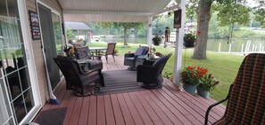 Outdoor dining - Spacious Lakefront Retreat. 3 Bedroom, 2 Bath Ranch Home 30 ft from the water.  (Delhi)