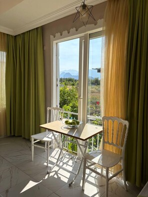 Chambre Standard double | Accès au Wi-Fi (inclus), literie fournie
