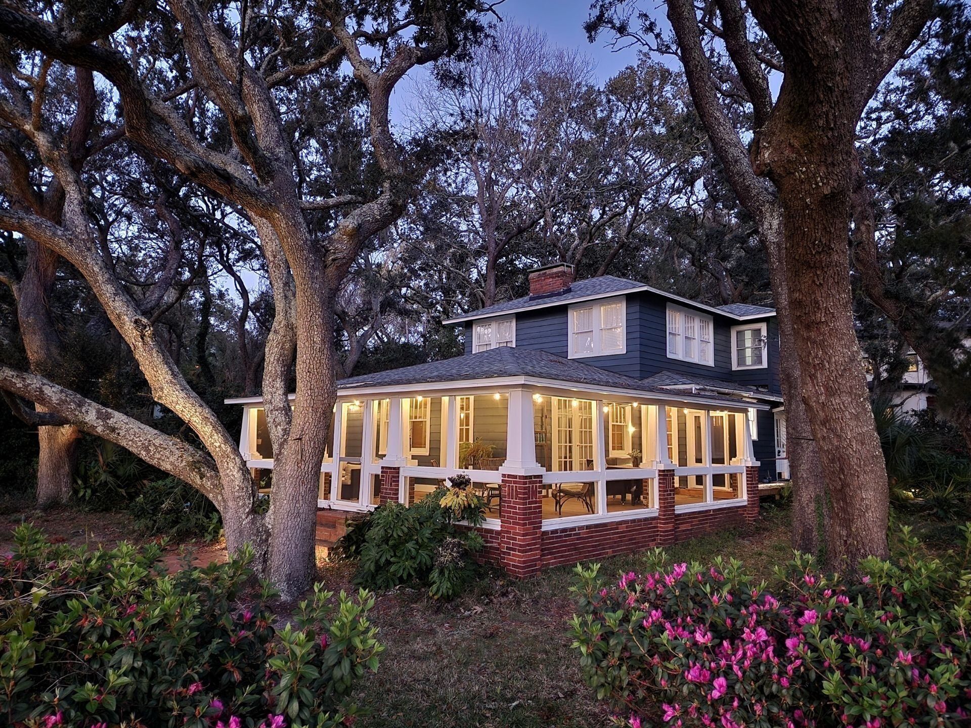 Beautiful 2-story bungalow across from bayou near beach and downtown!