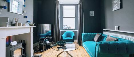 TV, fireplace, offices
