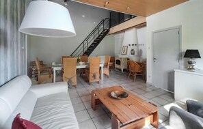 Smart TV, fireplace, foosball - Pet friendly home in As with WiFi (As)