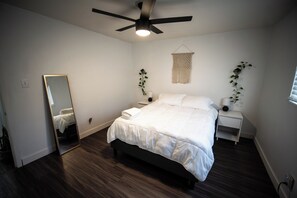 2 bedrooms, desk, iron/ironing board, WiFi