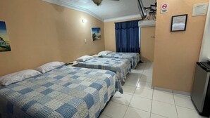 Superior Room, 2 Queen Beds, Courtyard View - HOTEL MARY MAY INN (San Andrés)