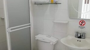 Bathroom - HOTEL MARY MAY INN (San Andrés)