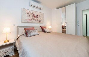 2 Schlafzimmer, Zimmersafe, Bügeleisen/Bügelbrett, Reisekinderbett