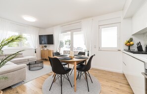 Dining - Amazing Apartment In Mandre (Mandre)