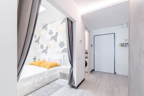 1 slaapkamer, een strijkplank/strijkijzer, wifi, beddengoed