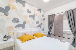 1 dormitori, planxa i posts de planxar, wifi i roba de llit 