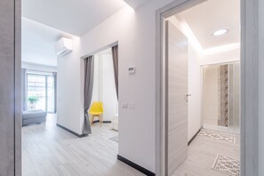 Interior - GuestHost - Modern and comfortable apartment ideal for 2 guests located in a residential area of Chiavari, a few steps from the historic center and the beach. The accommodation is equipped with every comfort: equipped terrace, kitchen, washing machine, a (Chiavari)
