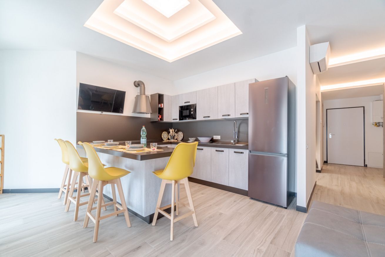 Stovetop, coffee/tea maker, toaster