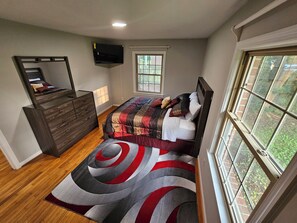 3 Schlafzimmer, Schreibtisch, Bügeleisen/Bügelbrett, WLAN