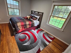 3 bedrooms, desk, iron/ironing board, WiFi