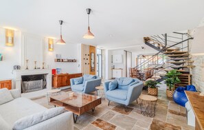 DVD player, table tennis, stereo - Stunning home in Surgeres (Surgeres)