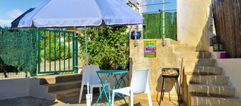Lovely home in Beaucaire with WiFi