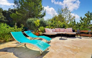 Terrace/patio - Lovely home in Beaucaire with WiFi (Beaucaire)