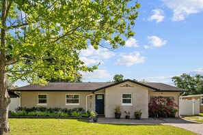 Exterior - Movie Night Bar~Fire Pit~Hammocks~Games~Renovated (Apopka)