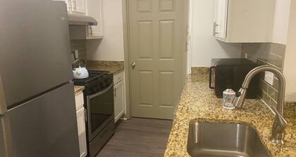 2bed 2 bath apartment on lake kittamaqundi next to whole foods