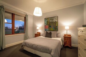 4 Schlafzimmer, Bügeleisen/Bügelbrett, WLAN, Bettwäsche