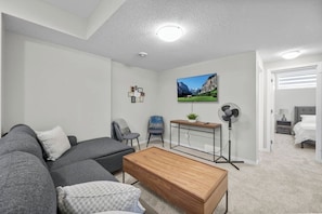 2 chambres, fer et planche à repasser, Wi-Fi gratuit, draps fournis