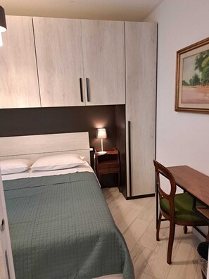 2 bedrooms, desk, soundproofing, iron/ironing board