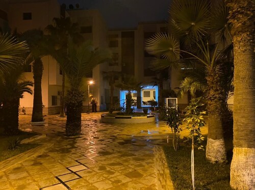 Appartement Luxueux Securisé Climatisé Avec Parking Gratuit
quartier Tres Calm